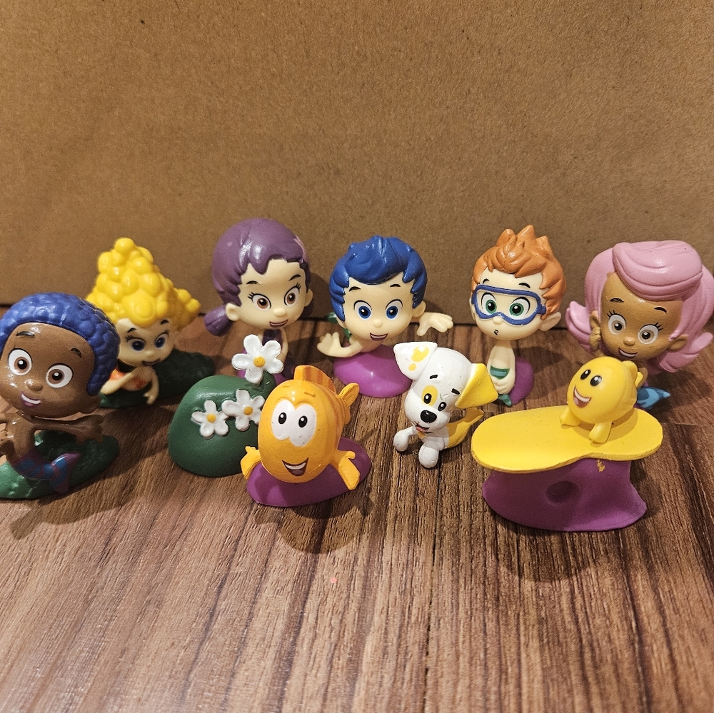 Bubble Guppies figurines